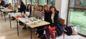 Studentice diplomskog studija fonetike: slijeva Petra Vučić, Iva Mikulec, Petra Ciprić, Tea Jež i asistentica s Odsjeka za fonetiku Nina Nodilo